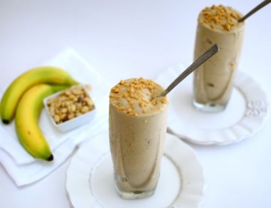 Εύκολο Γρήγορο Υπέρ-Θρεπτικό Πρωινό σε Ποτήρι με Καρύδα & Μπανάνα! 