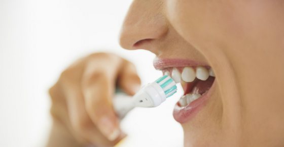 11 Natural Toothpaste Alternatives